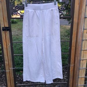 Lila/P white capri length elastic waist joggers size XS